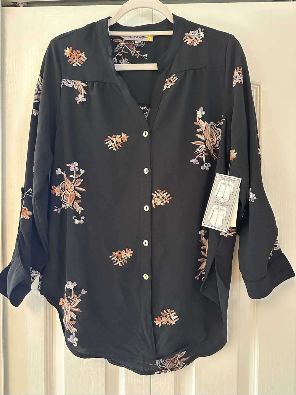 Women's Black Floral Button-Front Shirt - Embroidered Detail